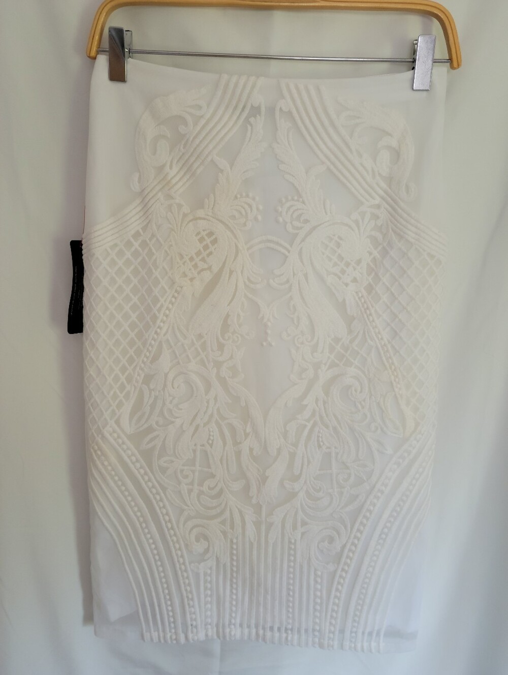 bebe White Embroidered Skirt